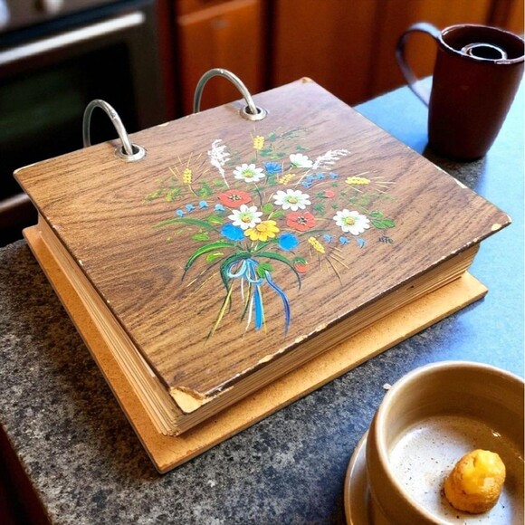 Vintage German-American Ladies San Diego Community Cookbook Wood Cover 1970s MCM - Picture 1 of 11